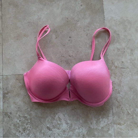 Victoria’s Secret Hot Pink Bra - Picture 1 of 4